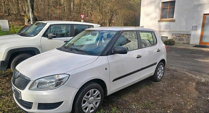 Gebraucht Skoda Fabia 60 PS (44 kW) 2014 Weiß Kleinwagen