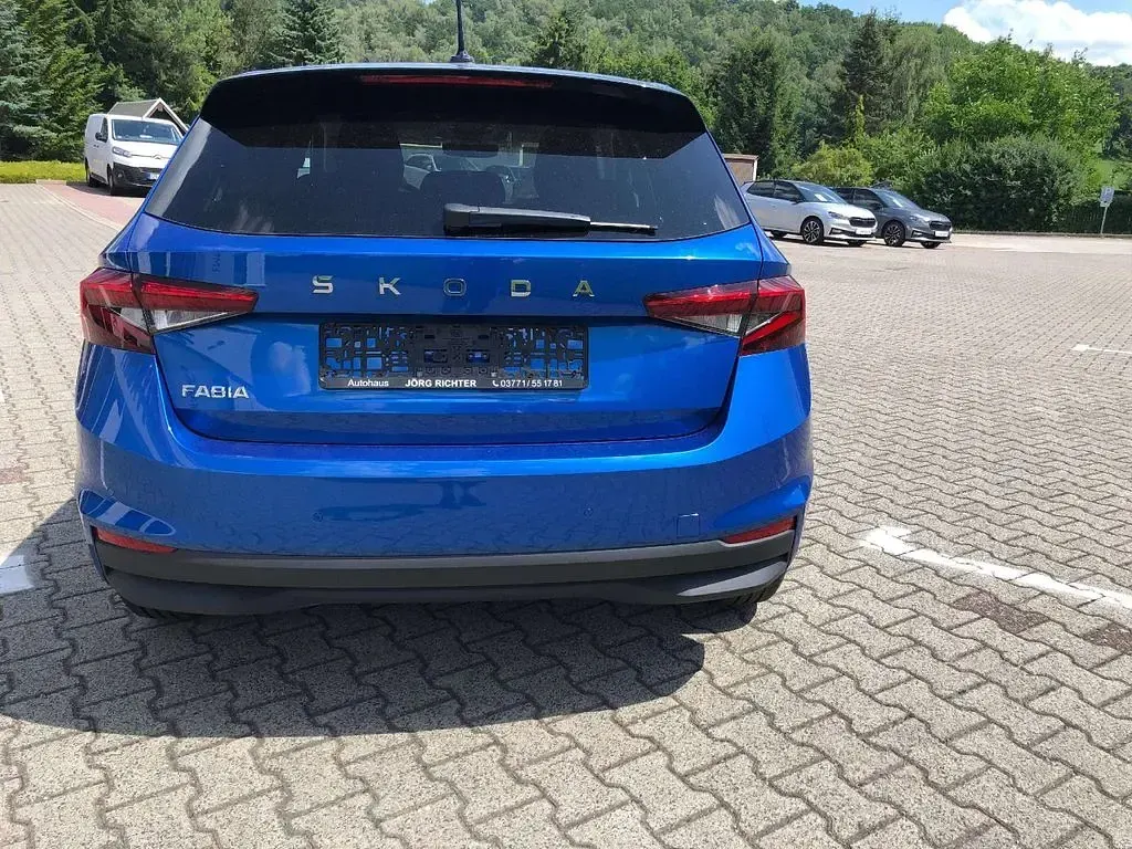 Gebraucht Skoda Fabia Selection 95 PS (69 kW) 2024 Raceblau metallic Kleinwagen