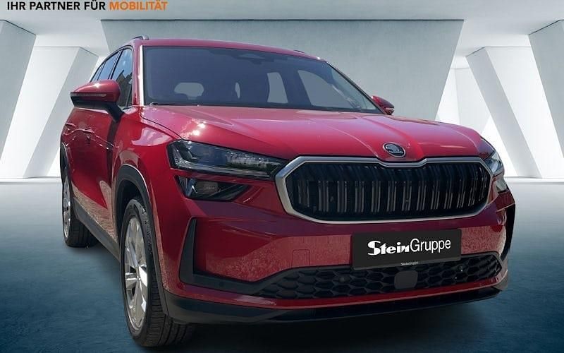 Rot Gebraucht 2024 Skoda Kodiaq Selection SUV | 48.880 € (Fairer Preis) - Bild 1/4