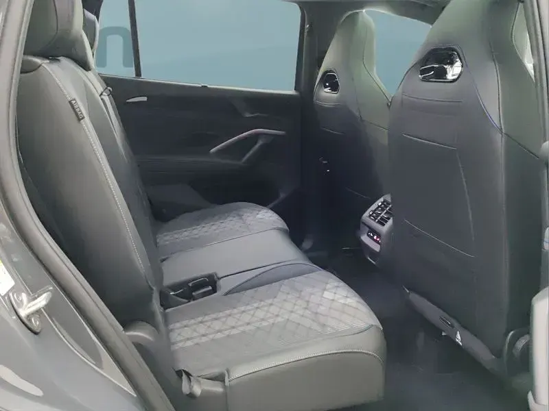 Neu VW Tayron 193 PS (141 kW) 2026 Grau SUV