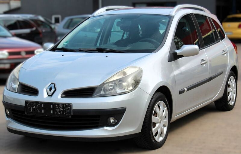 Grau Gebraucht 2008 Renault Clio II Dynamique Limousine | 2.190 € (Guter Preis) - Bild 1/4