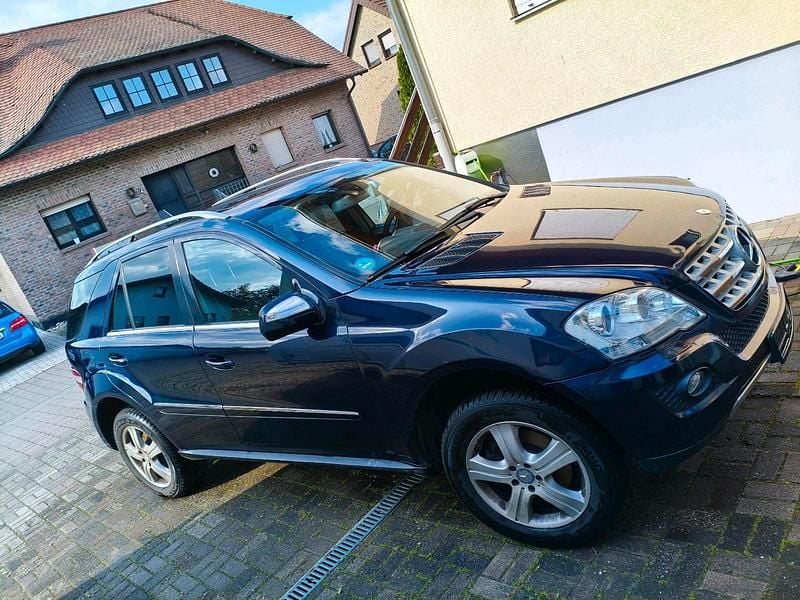 Gebraucht Mercedes ML350 272 PS (200 kW) 2008 Blau SUV