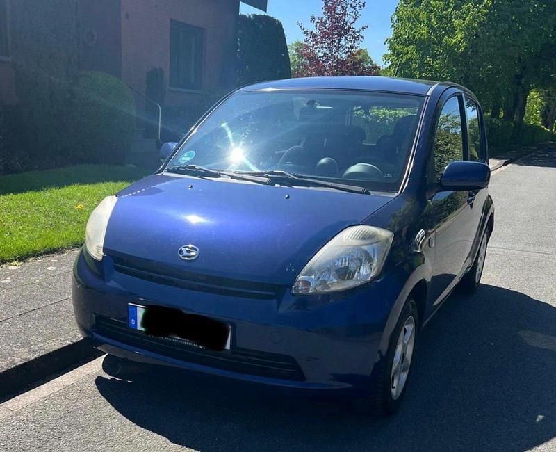Blau Gebraucht 2005 Daihatsu Sirion Kleinwagen | 1.200 € (Fairer Preis) - Bild 1/4