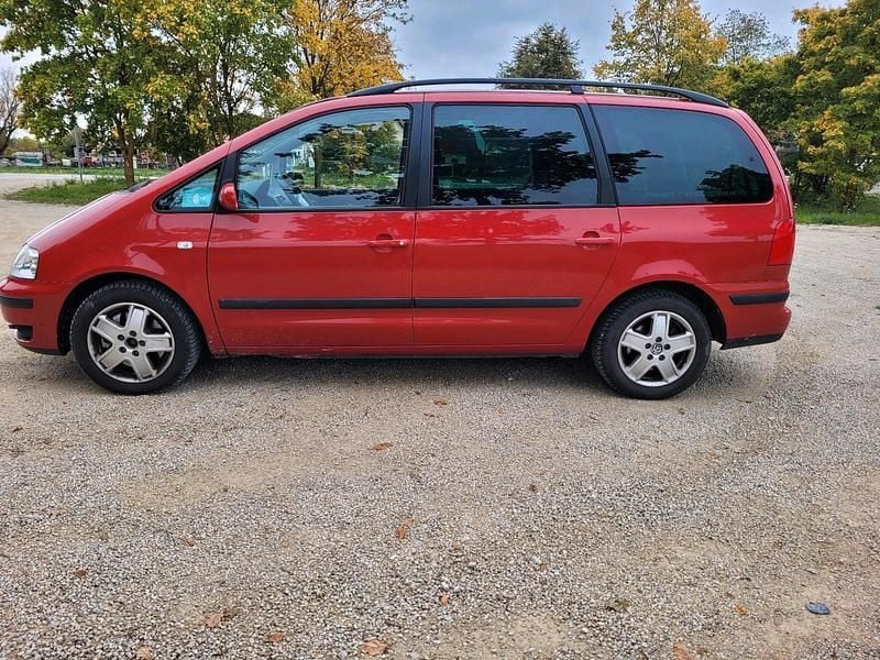 Rot Gebraucht 2002 VW Sharan Van / Kleinbus | 2.800 € (Guter Preis) - Bild 1/4
