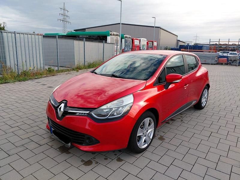 Rot Gebraucht 2015 Renault Clio IV Dynamique Kleinwagen | 6.500 € (Fairer Preis) - Bild 1/4
