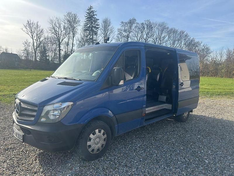 Blau Gebraucht 2015 Mercedes Sprinter Van | 15.500 € (Etwas zu teuer) - Bild 1/4