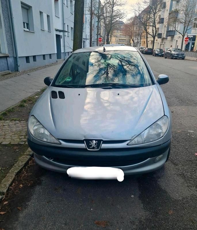 Grau Gebraucht 2000 Peugeot 206 Kleinwagen | 1.100 € (Fairer Preis) - Bild 1/4
