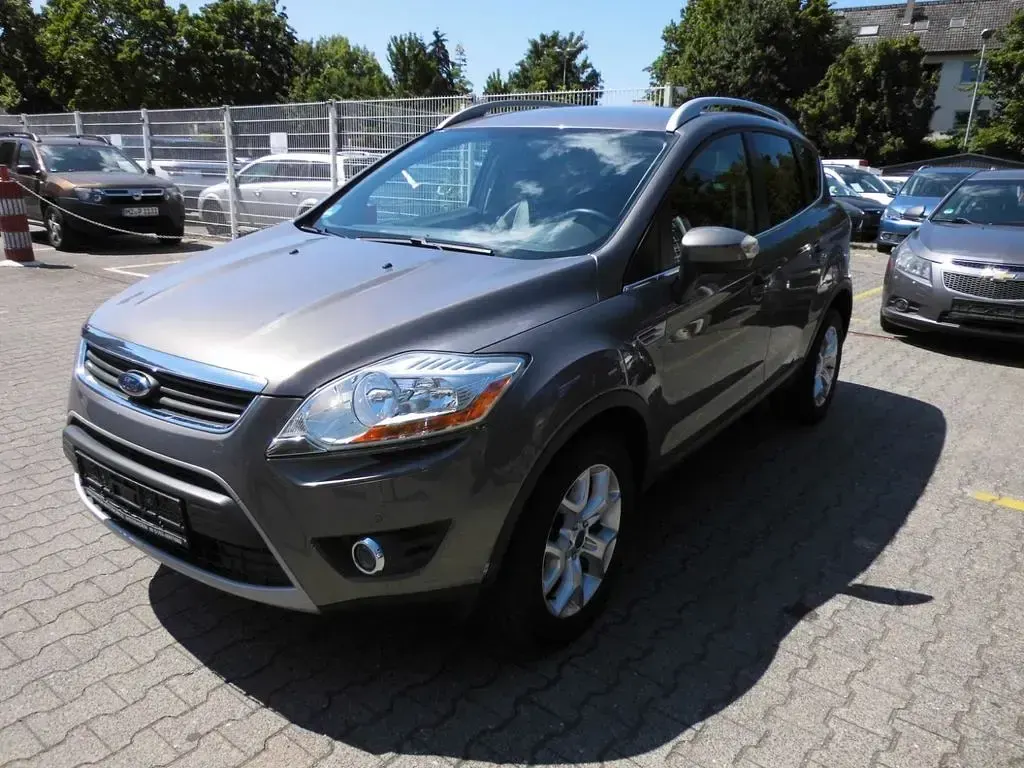 Gebraucht Ford Kuga Champions Edition 140 PS (102 kW) 2012 Braun SUV
