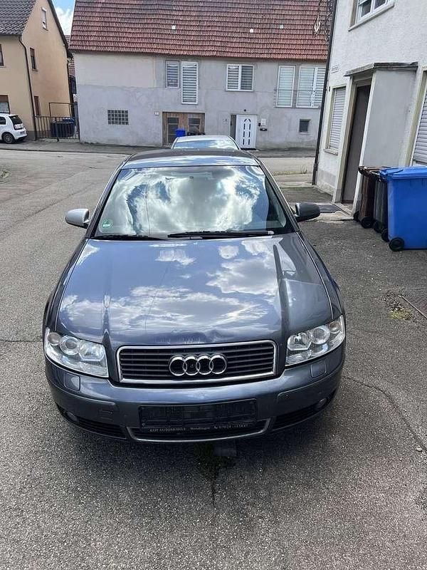 Gebraucht 2003 Audi A4 Limousine | 650 € (Superpreis) - Bild 1/4