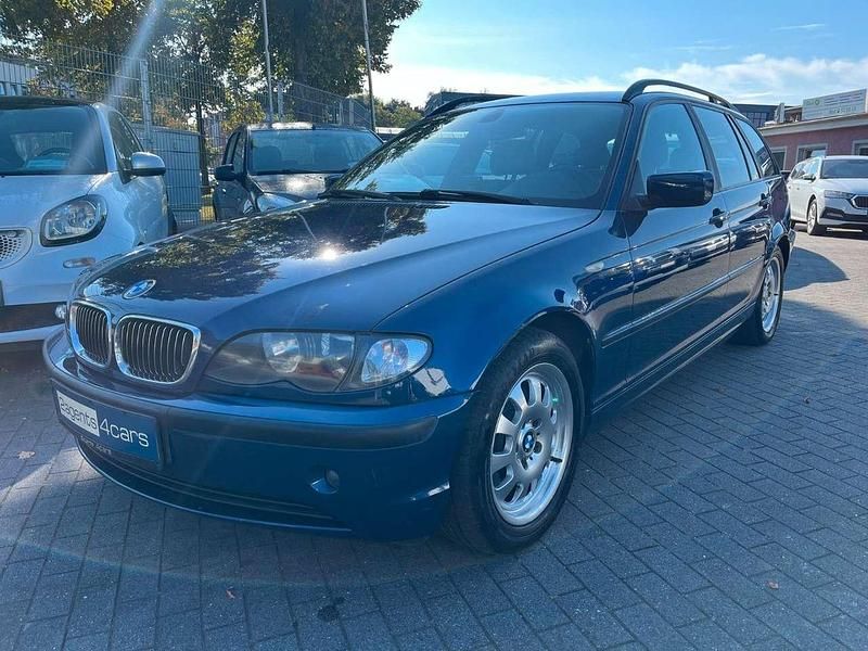 Blau Gebraucht 2004 BMW 318 Lifestyle Kombi | 3.480 € - Bild 1/4
