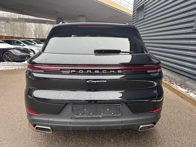 Gebraucht Porsche Cayenne 470 PS (345 kW) 2024 Schwarz SUV