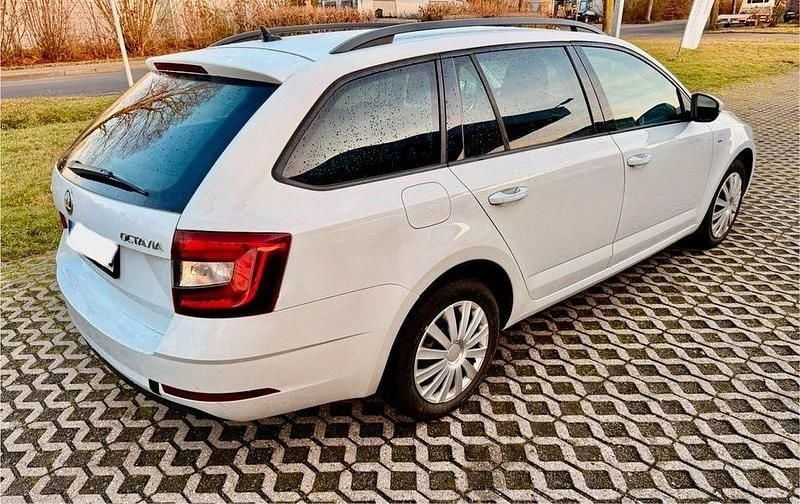 Gebraucht Skoda Octavia 115 PS (84 kW) 2017 Weiß Kombi