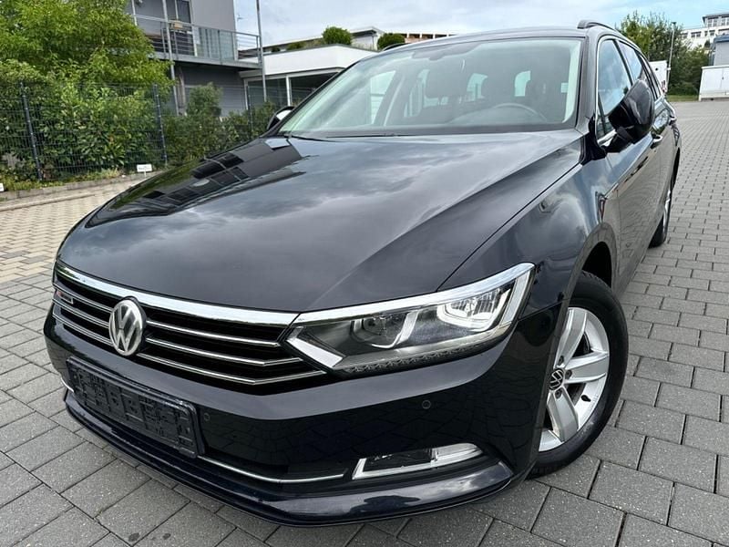Schwarz Gebraucht 2015 VW Passat Kombi | 10.980 € (Guter Preis) - Bild 1/4
