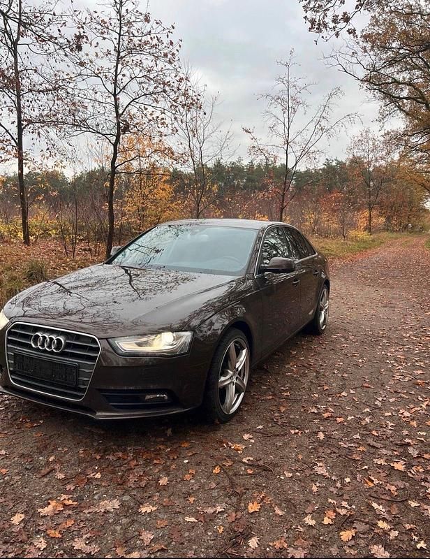 Second-hand Audi A4 204 CP (150 kW) 2012 Berlinǎ