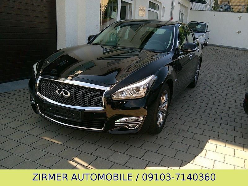 Schwarz Gebraucht 2018 Infiniti Q70 Premium Limousine | 14.900 € - Bild 1/4