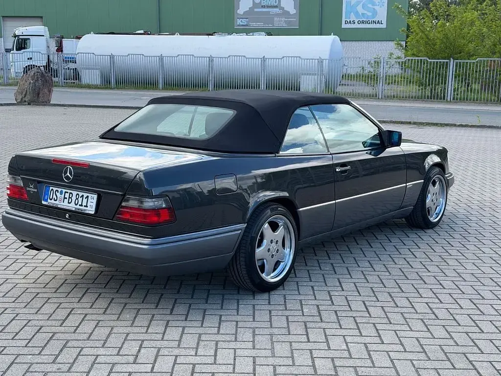 Gebraucht Mercedes E320 220 PS (161 kW) 1997 Schwarz Cabrio