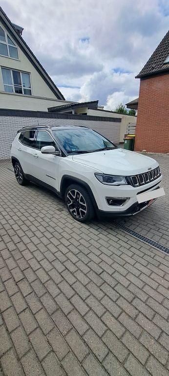 Weiß Gebraucht 2020 Jeep Compass Limited SUV | 21.200 € (Fairer Preis) - Bild 1/4