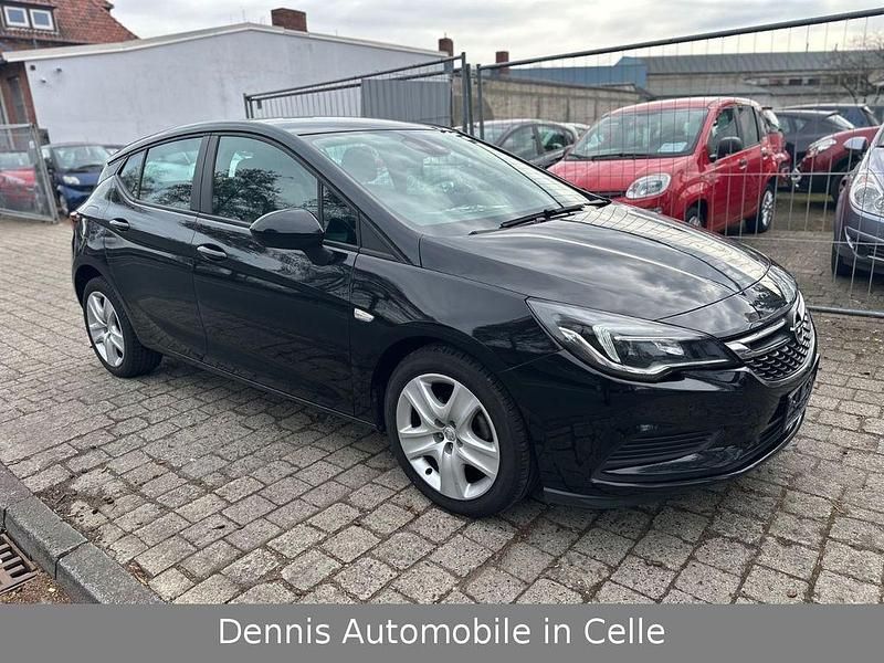 Gebraucht Opel Astra Edition 95 PS (69 kW) 2017 Schwarz Limousine