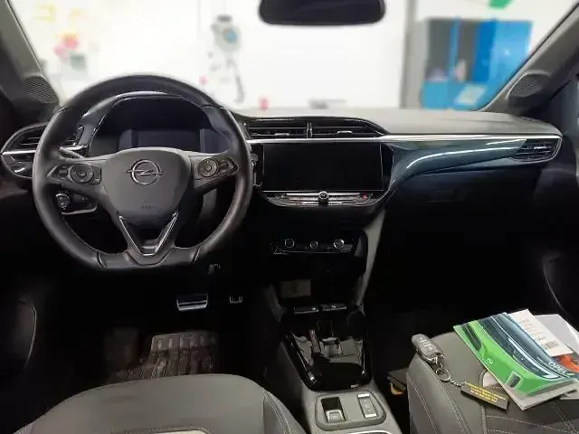 Gebraucht Opel Corsa-e Sport 100 kW (136 PS) 2023 Chili rot metallic Kleinwagen