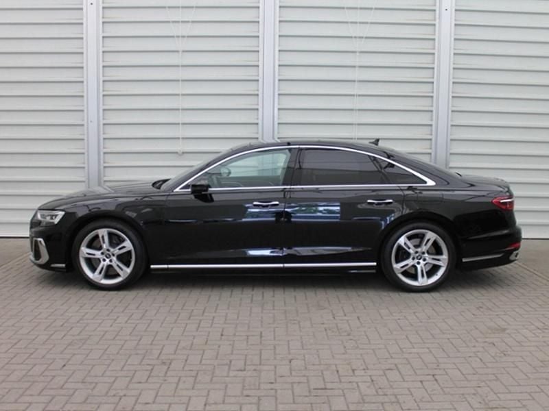 Gebraucht Audi A8 Ambiente 462 PS (339 kW) 2022 Mythosschwarz metallic Limousine