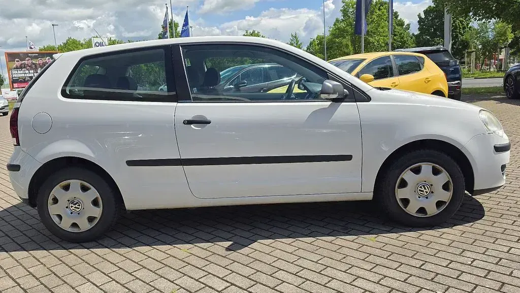 Gebraucht VW Polo Trendline 69 PS (50 kW) 2009 Candyweiss Kleinwagen