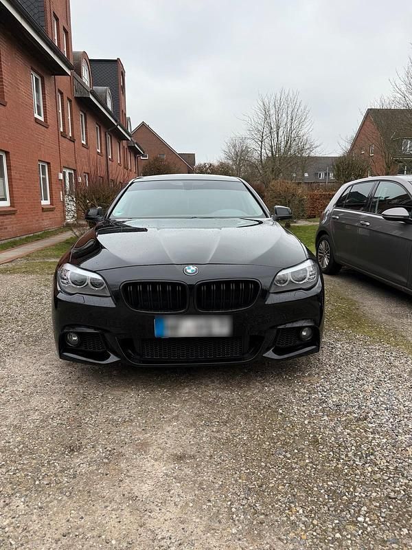 Schwarz Gebraucht 2012 BMW 520 Kombi | 8.500 € (Etwas zu teuer) - Bild 1/4