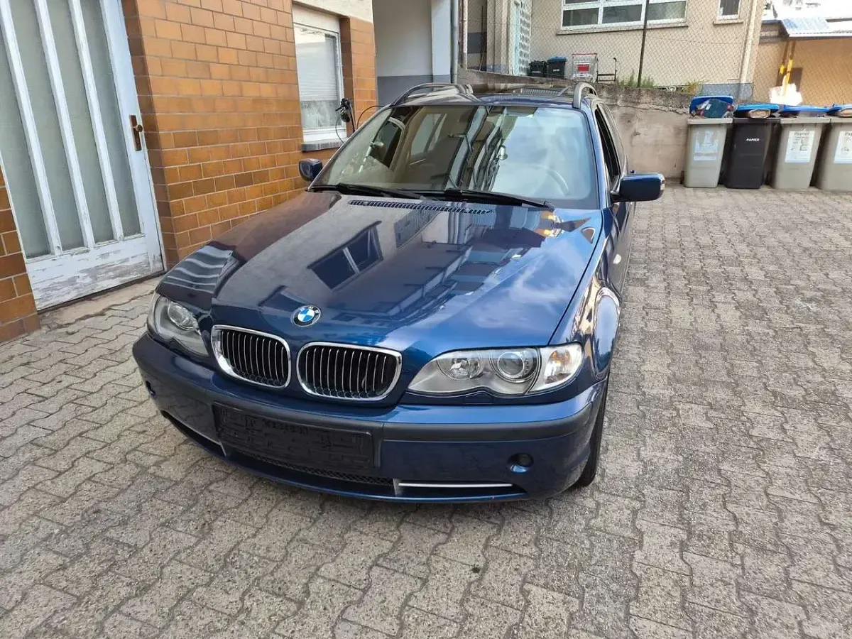 Gebraucht BMW 330 Exclusive 231 PS (169 kW) 2003 Mysticblau Kombi