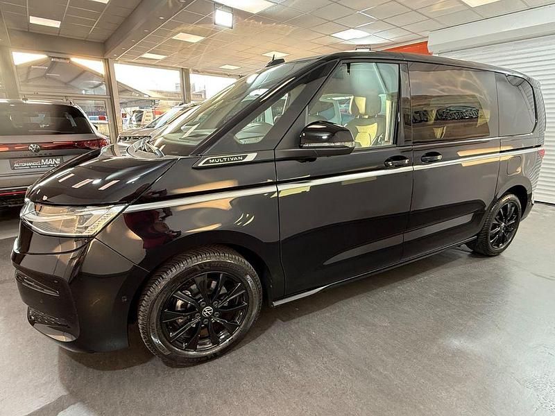 Gebraucht VW Multivan Style 150 PS (110 kW) 2025 Schwarz Van