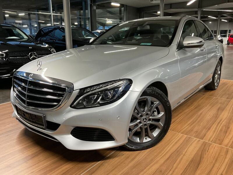 Silber Gebraucht 2018 Mercedes C220 Avantgarde Limousine | 23.999 € (Etwas zu teuer) - Bild 1/4