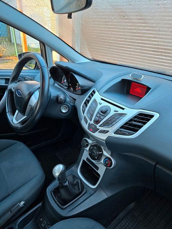 Gebraucht Ford Fiesta Champions Edition 82 PS (60 kW) 2012 Schwarz Kleinwagen