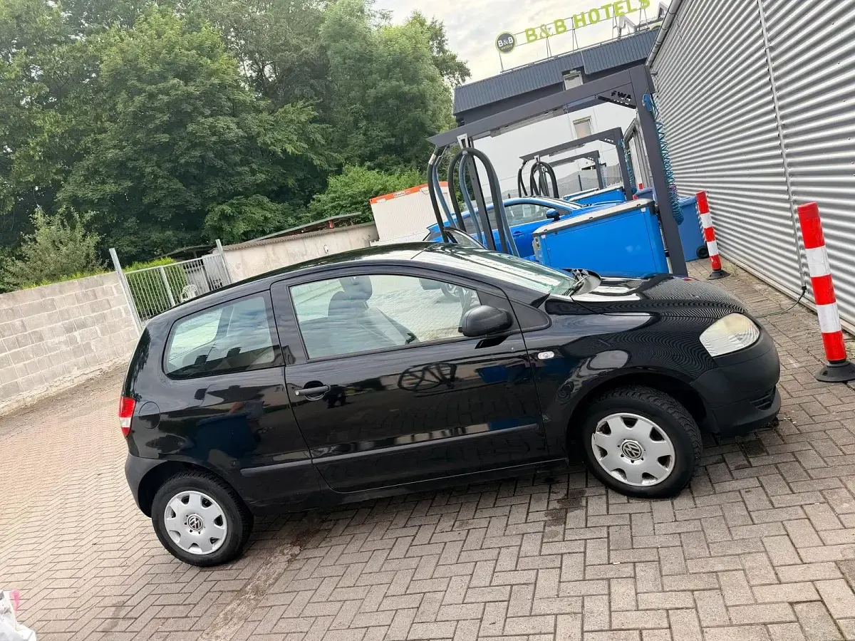 Gebraucht VW Fox 55 PS (40 kW) 2007 Schwarz Kleinwagen
