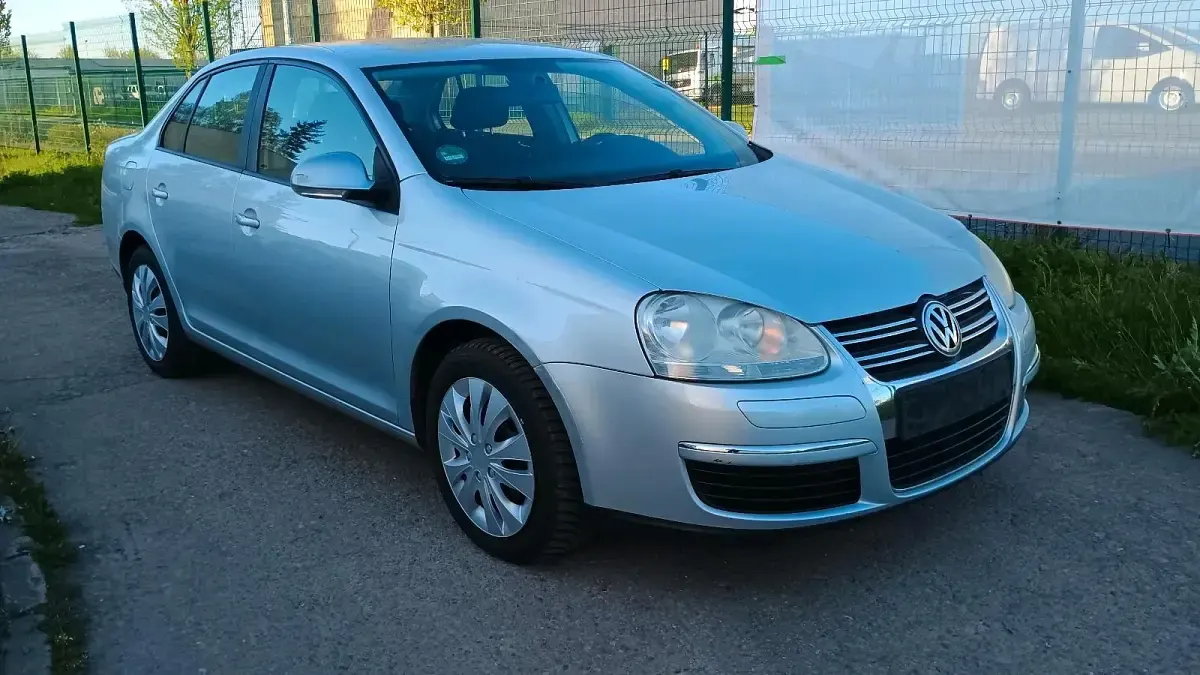 Gebraucht VW Jetta 102 PS (75 kW) 2006 Silber Limousine
