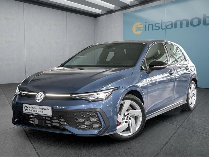 Blau Gebraucht 2024 VW Golf VIII Kleinwagen | 36.899 € (Fairer Preis) - Bild 1/4