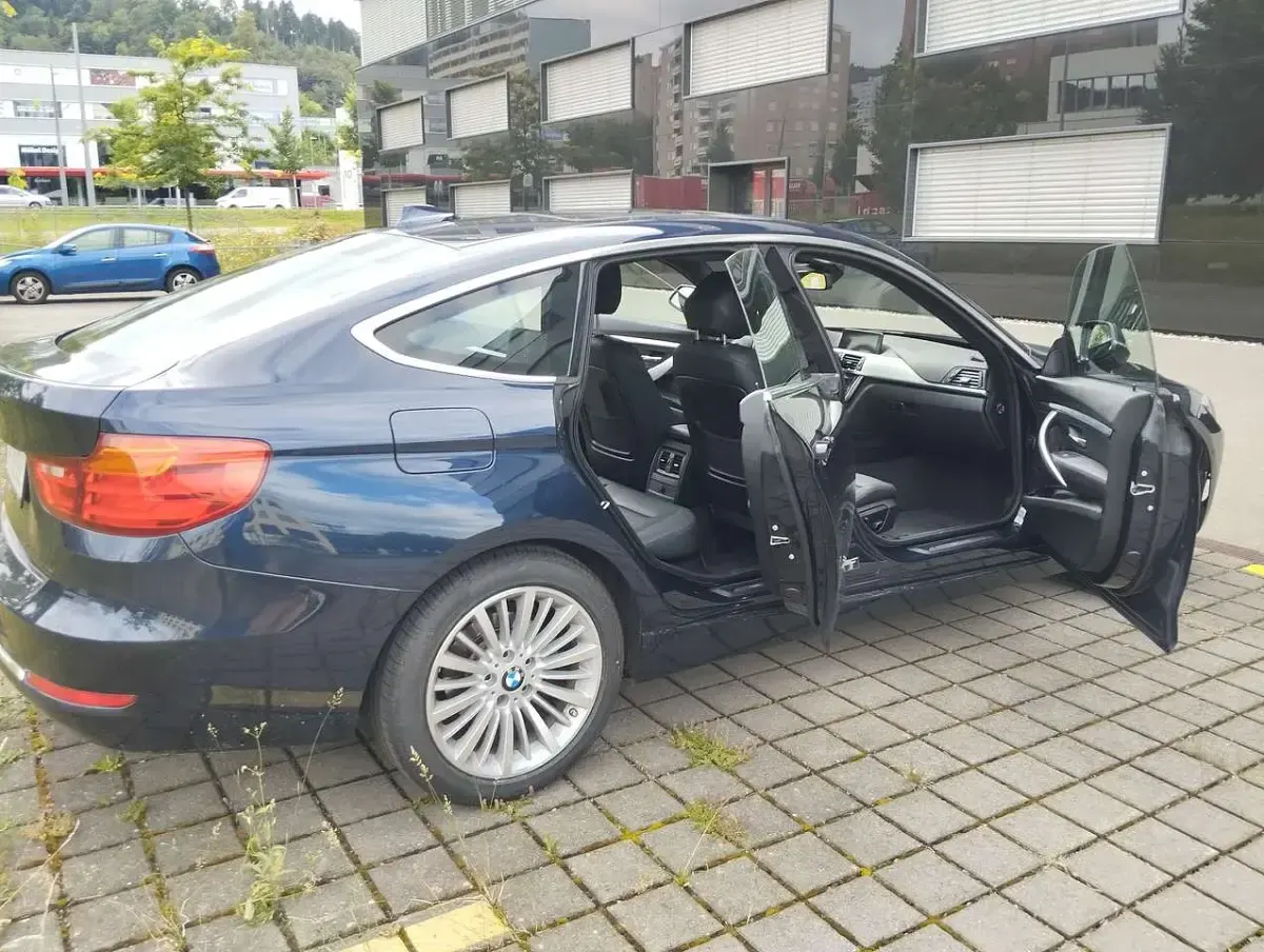 Gebraucht BMW 328 Luxury Line 245 PS (180 kW) 2015 Blau Limousine