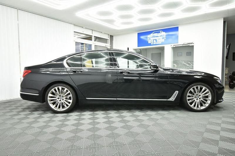 Gebraucht BMW 750 Luxury Line 449 PS (330 kW) 2016 Schwarz Limousine
