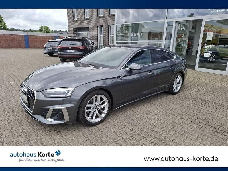 Grau Gebraucht 2021 Audi A5 Sportback S-Line Kleinwagen | 28.900 € (Fairer Preis) - Bild 1/4