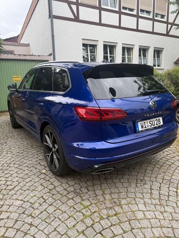 Blau Gebraucht 2021 VW Touareg R-line SUV | 54.000 € (Etwas zu teuer) - Bild 1/4