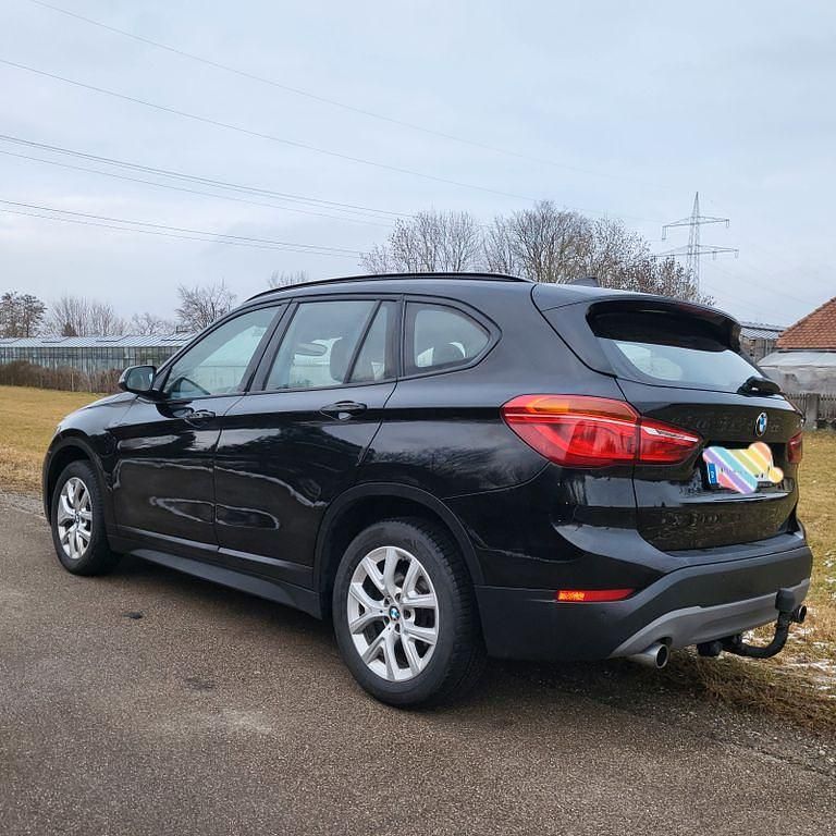Gebraucht BMW X1 Advantage 190 PS (139 kW) 2017 Schwarz SUV