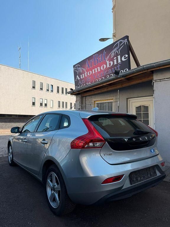 Gebraucht Volvo V40 You! 114 PS (83 kW) 2014 Silber Limousine