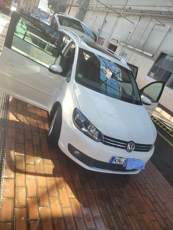 Gebraucht VW Touran 140 PS (102 kW) 2013 Weiß Van / Kleinbus