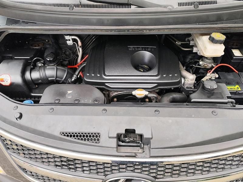 Gebraucht Hyundai H-1 170 PS (125 kW) 2011 Silber Van / Kleinbus