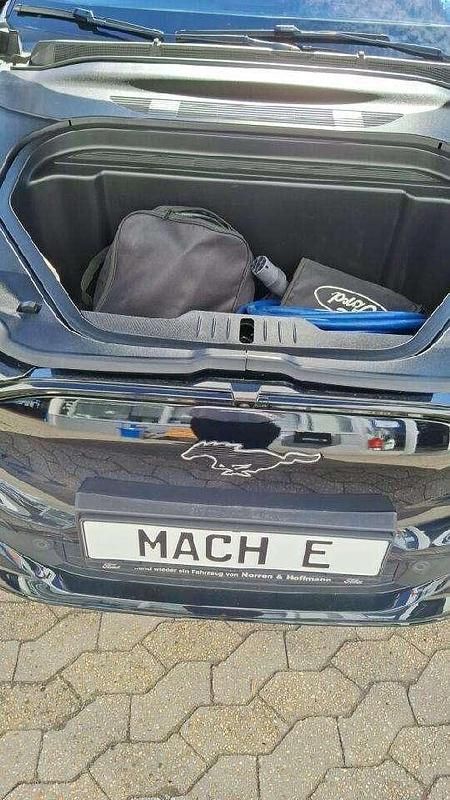 Gebraucht Ford Mustang Mach-E Basis 258 kW (351 PS) 2022 Iridiumschwarz metallic SUV