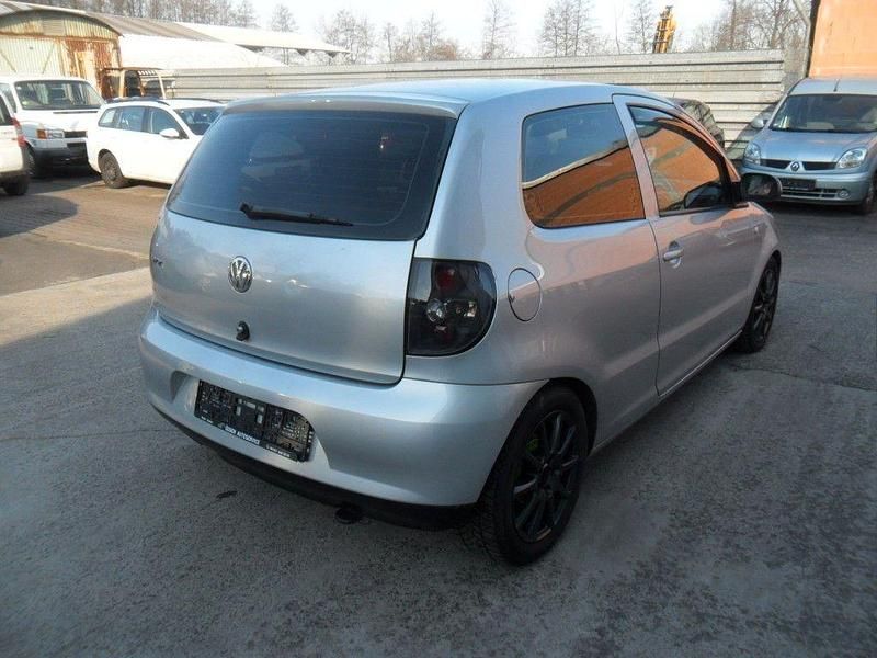 Gebraucht VW Fox Basis 54 PS (39 kW) 2005 Silber Kleinwagen
