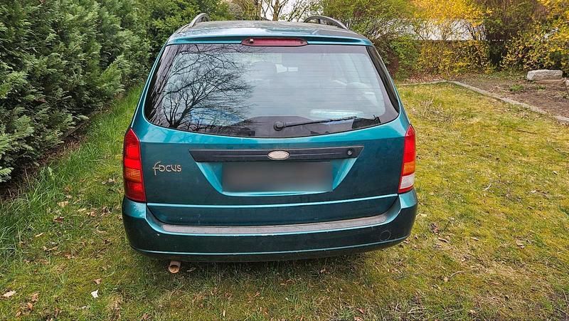 Gebraucht Ford Focus 116 PS (85 kW) 1998 Grün Limousine