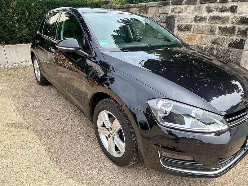 Schwarz Gebraucht 2016 VW Golf VII Allstar Limousine | 13.499 € (Fairer Preis) - Bild 1/4