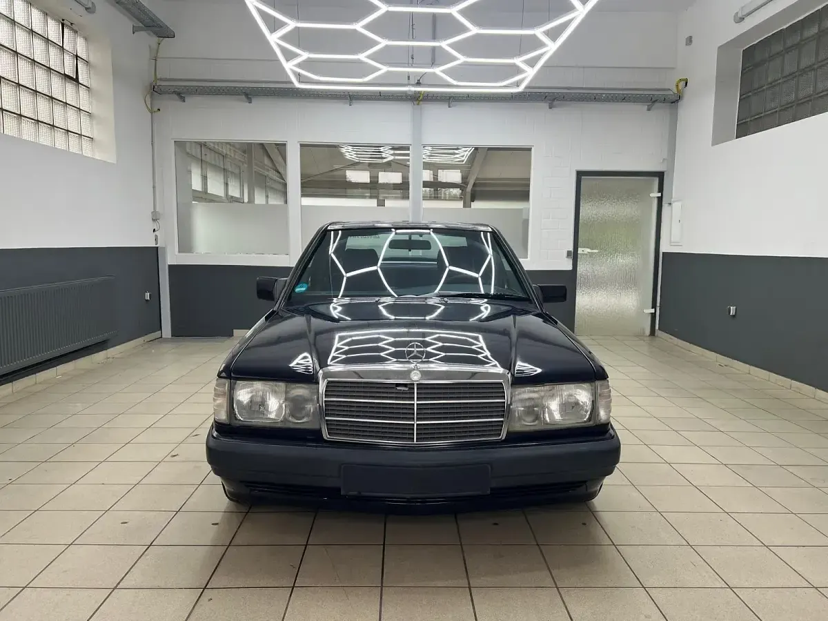 Gebraucht Mercedes 190 118 PS (86 kW) 1989 Blau Limousine