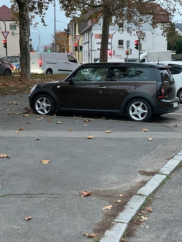 Braun Gebraucht 2010 Mini Cooper Clubman Kombi | 5.025 € (Guter Preis) - Bild 1/4