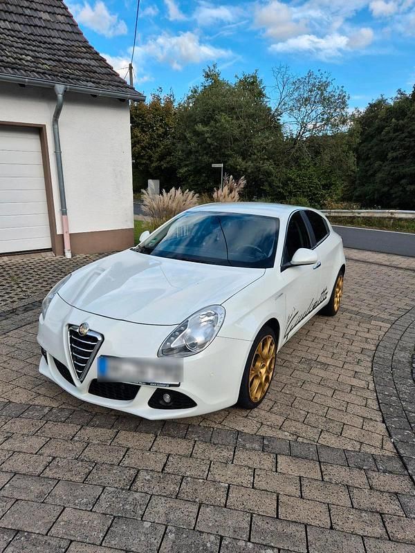 Weiß Gebraucht 2012 Alfa Romeo Spider Cabrio | 5.299 € - Bild 1/4