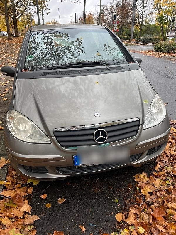 Grau Gebraucht 2004 Mercedes A150 Kleinwagen | 600 € (Superpreis) - Bild 1/4