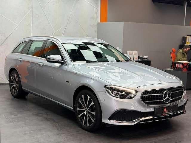 Gebraucht Mercedes E300 194 PS (142 kW) 2021 Silber metallic